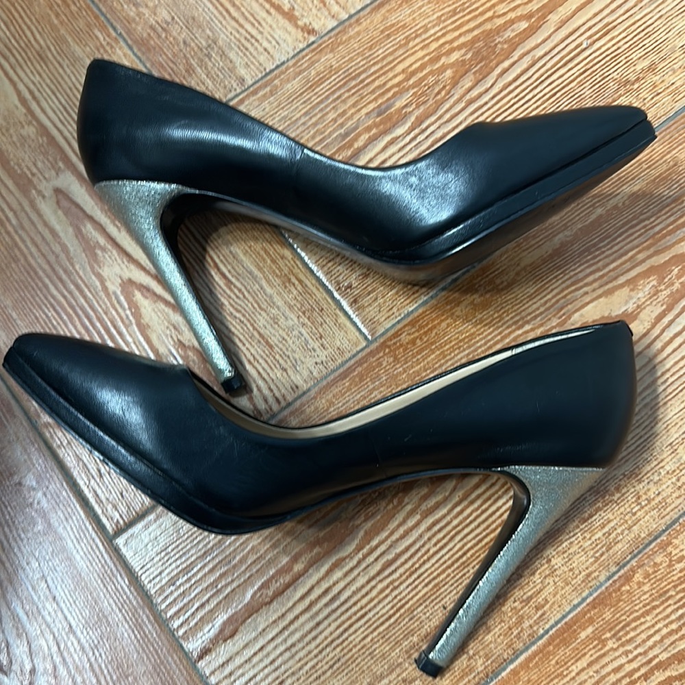 Charles by Charles David Black Leather Pumps (SZ 7.5M)